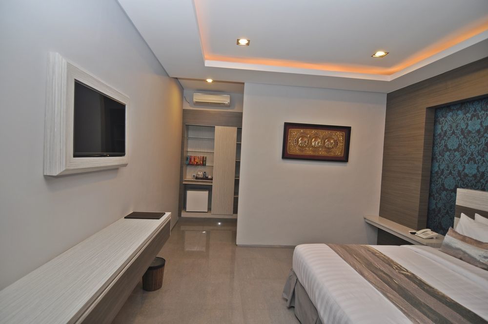 Transera Kamini Legian Hotel Zewnętrze zdjęcie