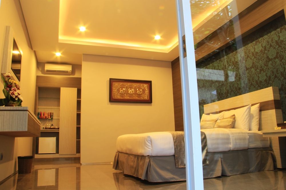 Transera Kamini Legian Hotel Zewnętrze zdjęcie