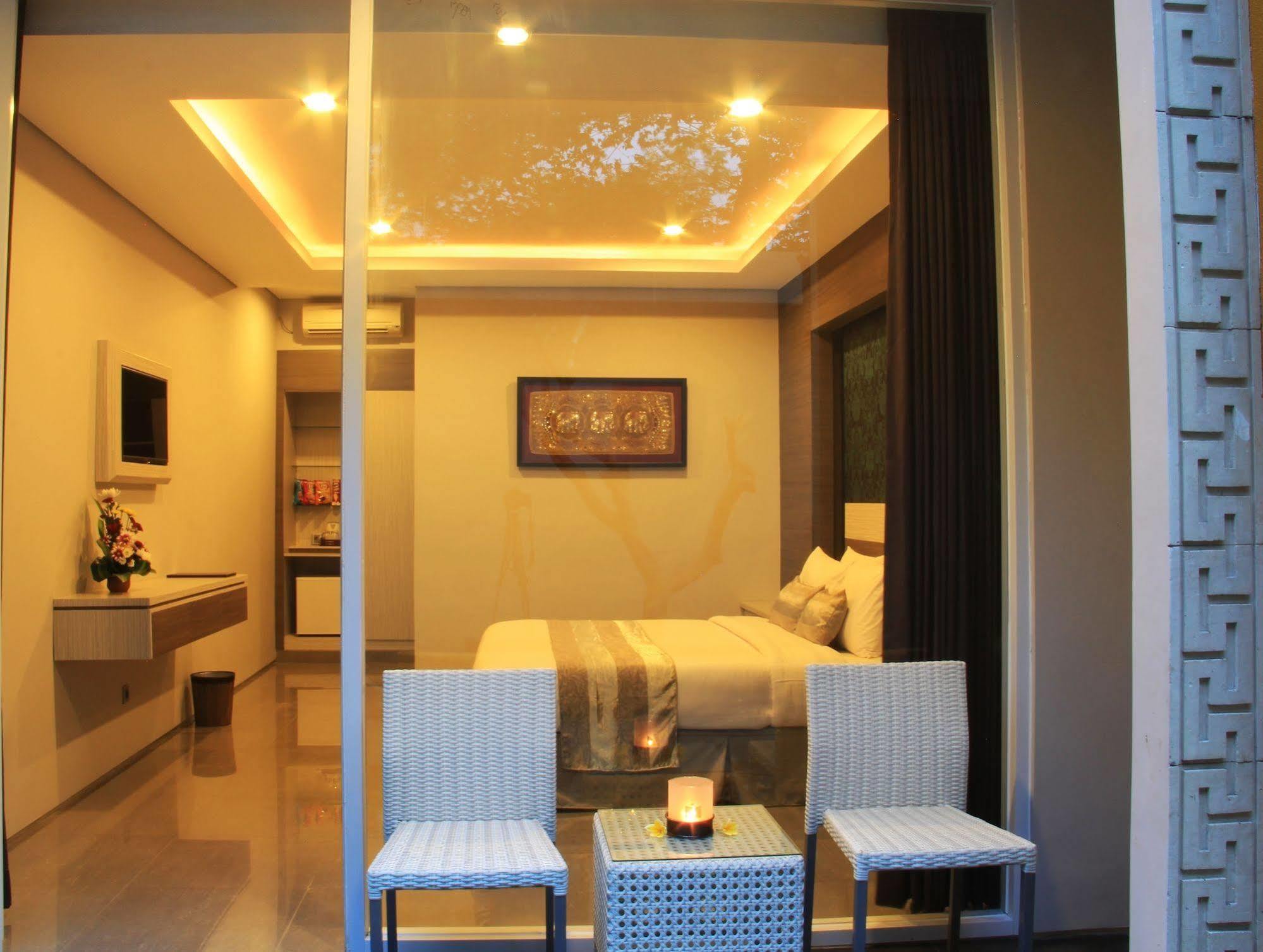 Transera Kamini Legian Hotel Zewnętrze zdjęcie
