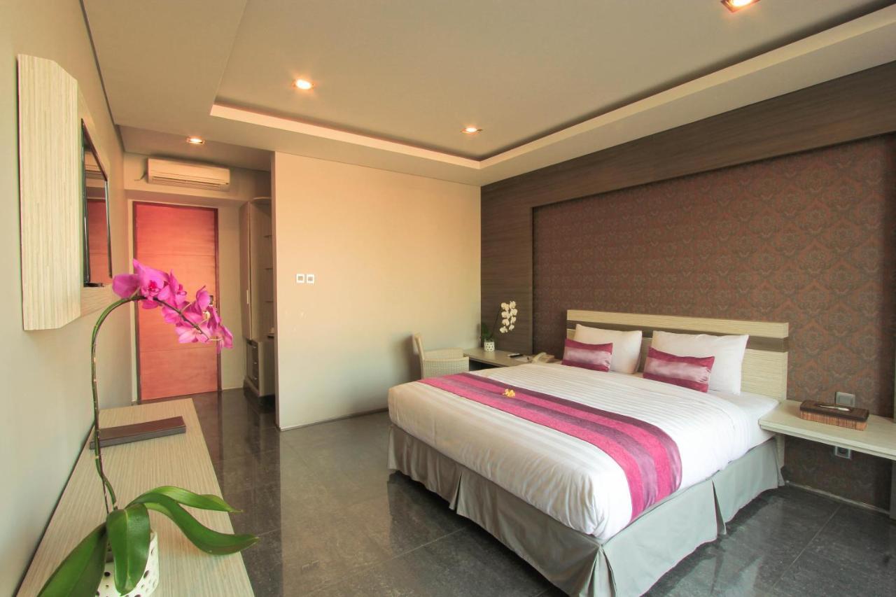 Transera Kamini Legian Hotel Zewnętrze zdjęcie