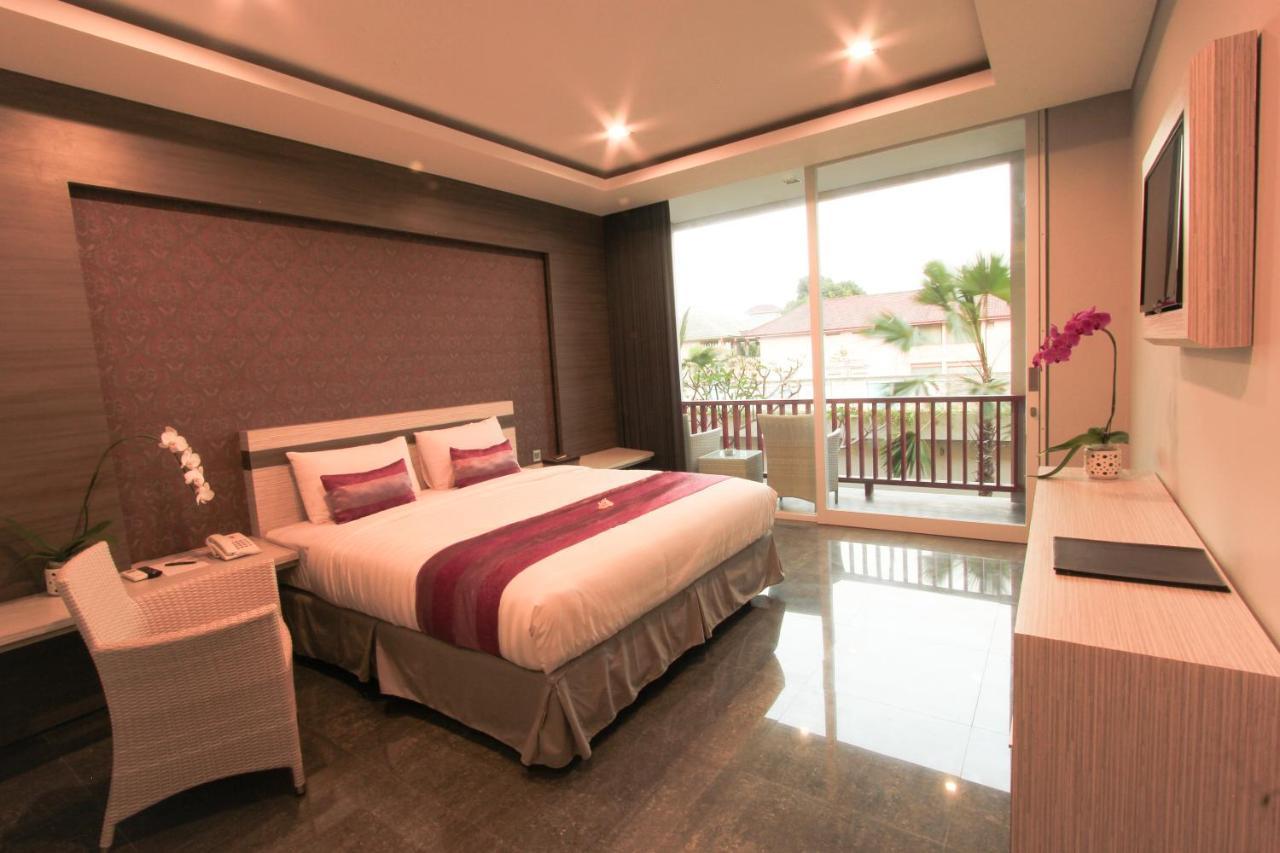 Transera Kamini Legian Hotel Zewnętrze zdjęcie